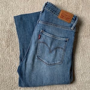 Levi's High-Rise Women's Jeans in Medium Blue Denim